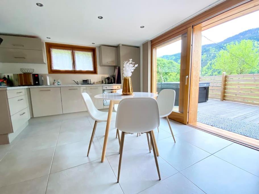 Androsace Appartement Dans Chalet Bois Avec Jacuzzi Privatif Terrasse Et Vue Montagne Les Villards-sur-Thônes Exterior foto