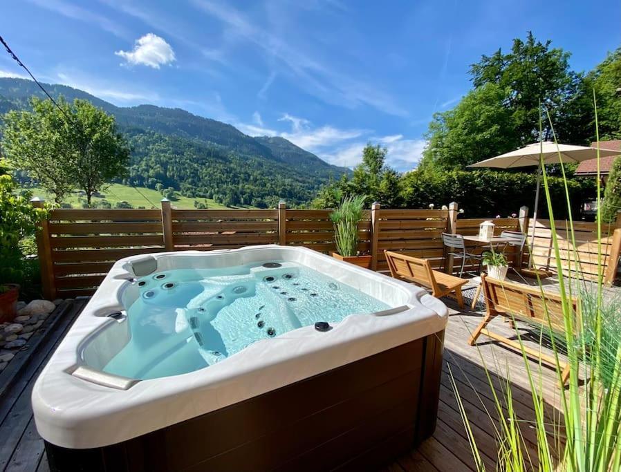 Androsace Appartement Dans Chalet Bois Avec Jacuzzi Privatif Terrasse Et Vue Montagne Les Villards-sur-Thônes Exterior foto